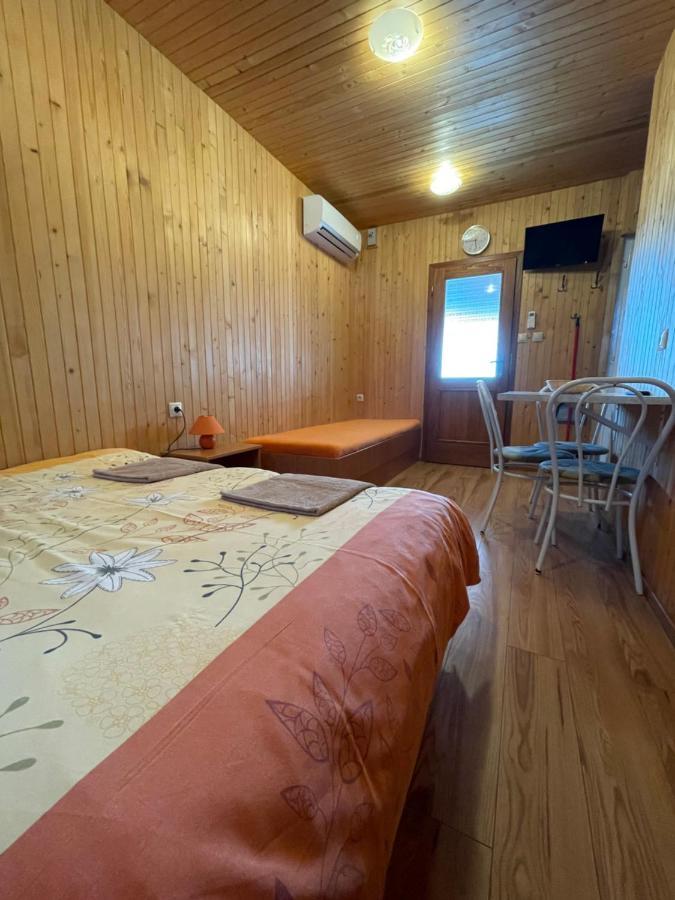 Néró Apartman Veľký Meder Exterior foto