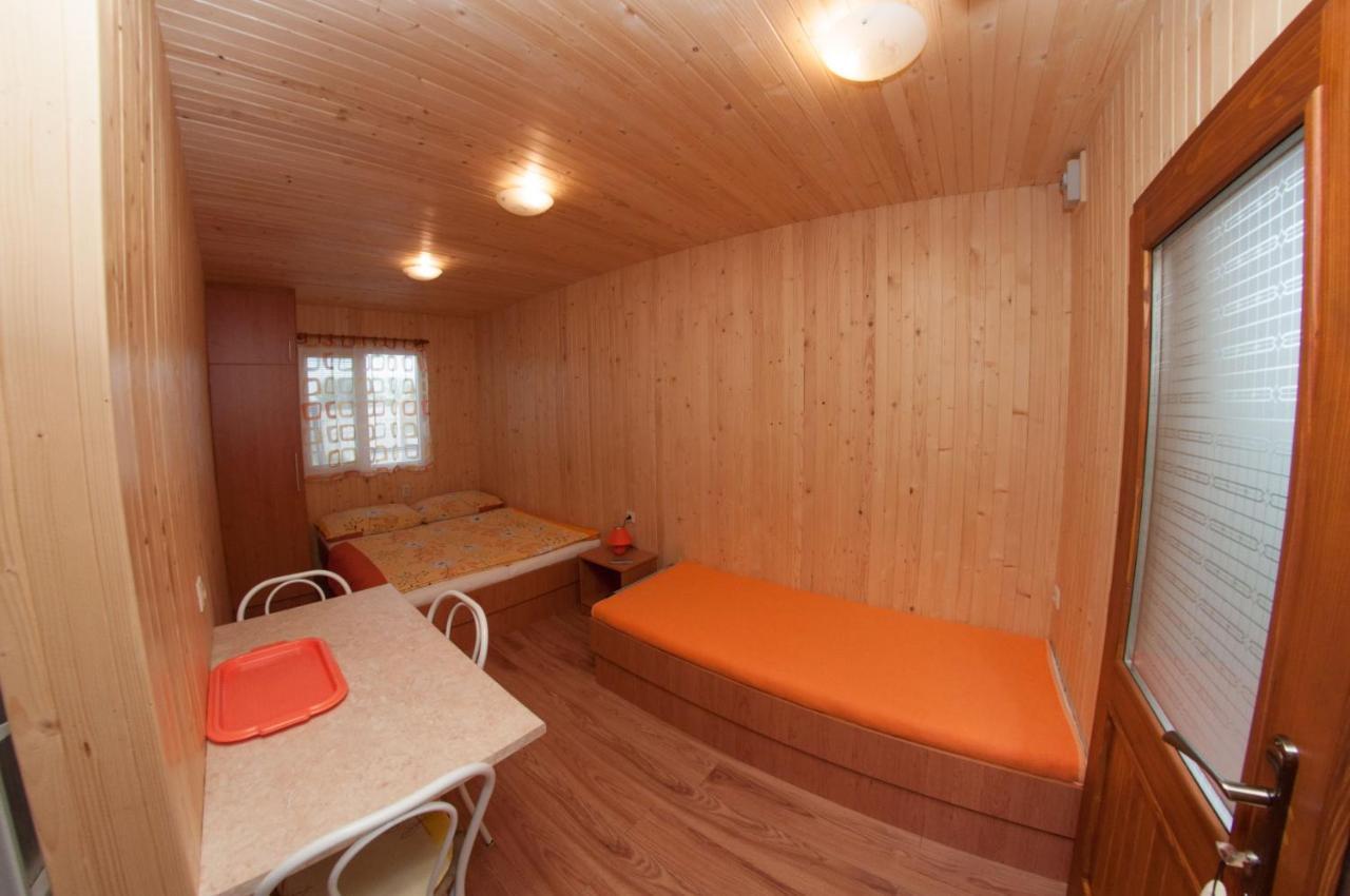 Néró Apartman Veľký Meder Exterior foto